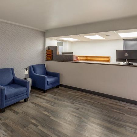 Baymont By Wyndham Laredo Exterior foto