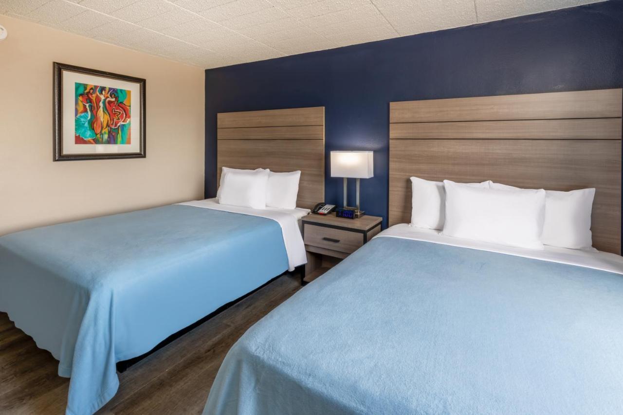 Baymont By Wyndham Laredo Exterior foto