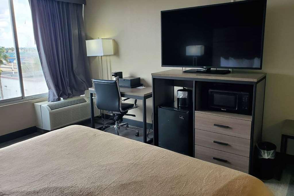 Baymont By Wyndham Laredo Quarto foto