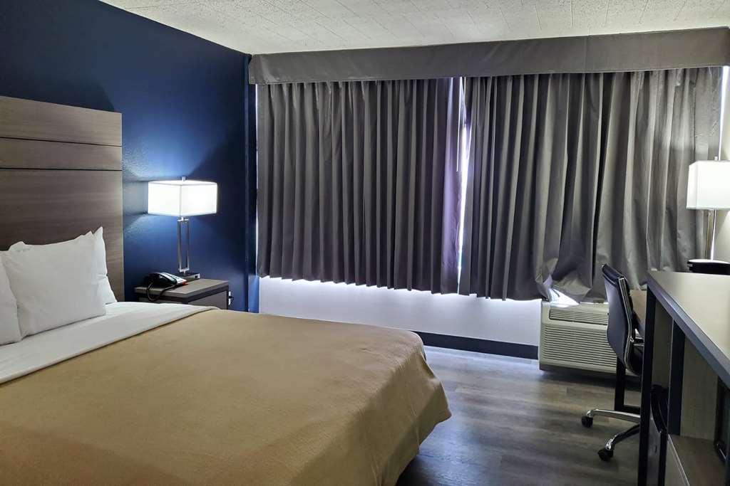 Baymont By Wyndham Laredo Quarto foto